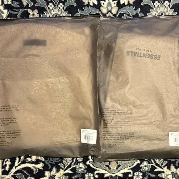 🔥🔥🔥 Essential Fear of God Dark Oatmeal Combo Set (XS) - Picture 3 of 11
